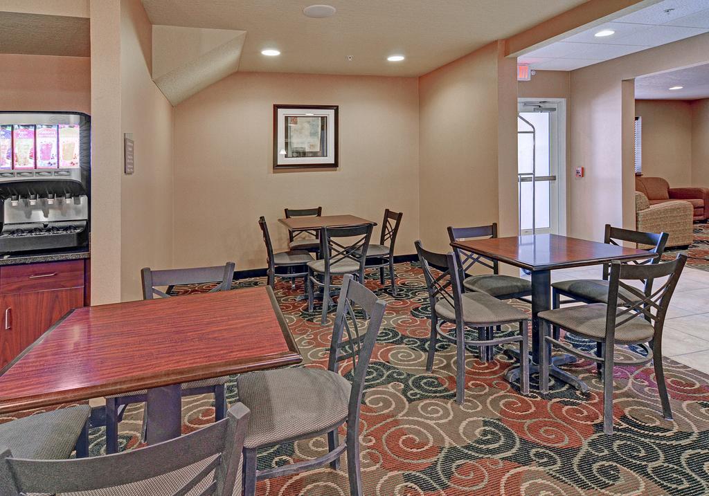 Cobblestone Inn & Suites - Big Lake Exterior photo